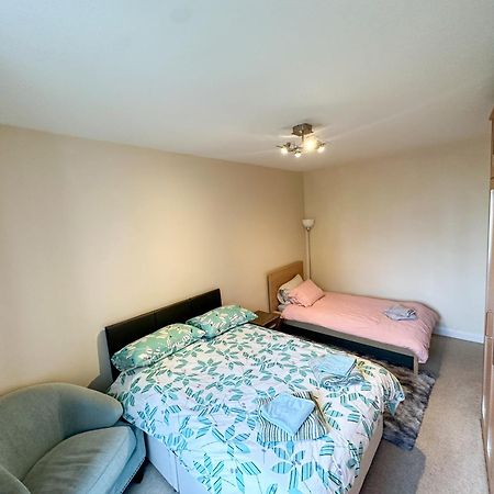 Апартаменты 2 Bed Flat - Short Walk From Brent Cross Station Хендон Экстерьер фото