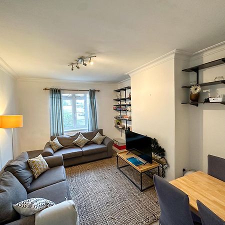 Апартаменты 2 Bed Flat - Short Walk From Brent Cross Station Хендон Экстерьер фото