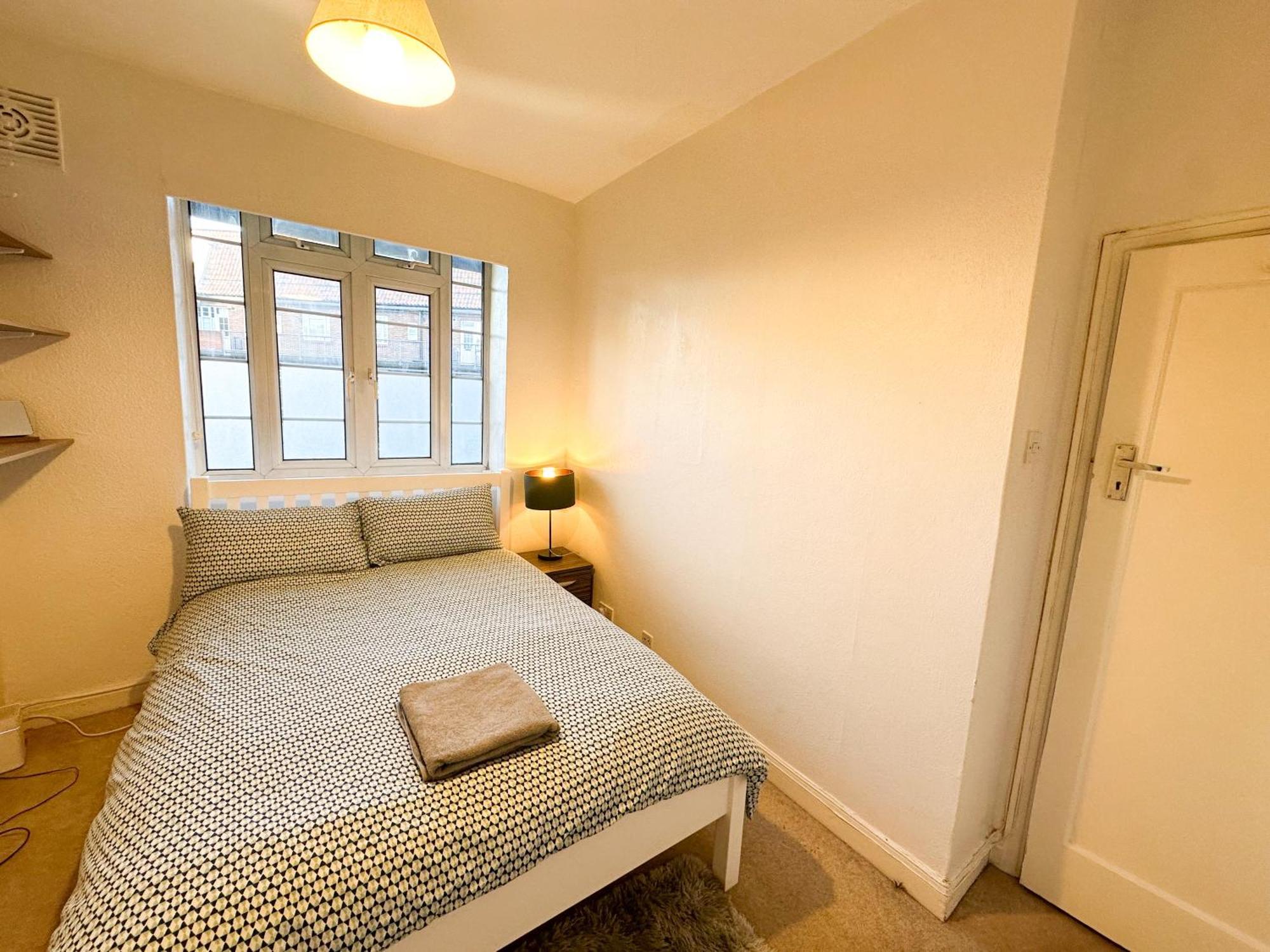 Апартаменты 2 Bed Flat - Short Walk From Brent Cross Station Хендон Экстерьер фото